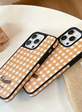 橙黄色格子可爱卡通小狗侧边磨砂适用iphone16promax苹果17ProMax手机壳新款13防摔15Promax保护套创意双层14