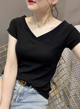 双V领黑色T恤女短袖夏季新款修身大领口纯棉露背低领露肩纯色上衣