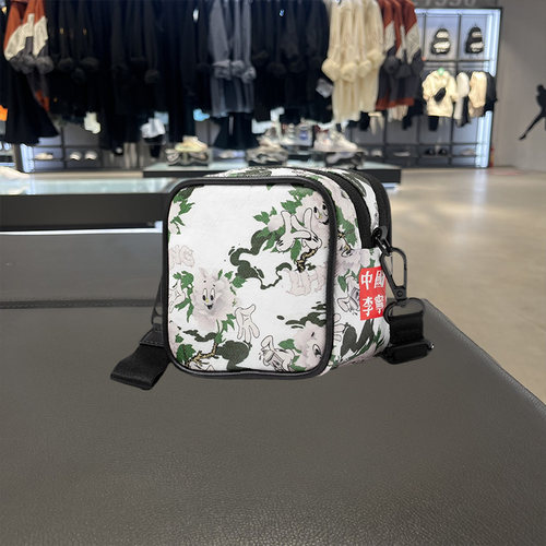 李宁X OG SLICK联名款斜挎包单肩男包女包休闲时尚运动包ABDQ462