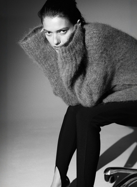 北欧风H 女款  马海毛羊毛混纺高领宽松针织厚款毛衣 7051