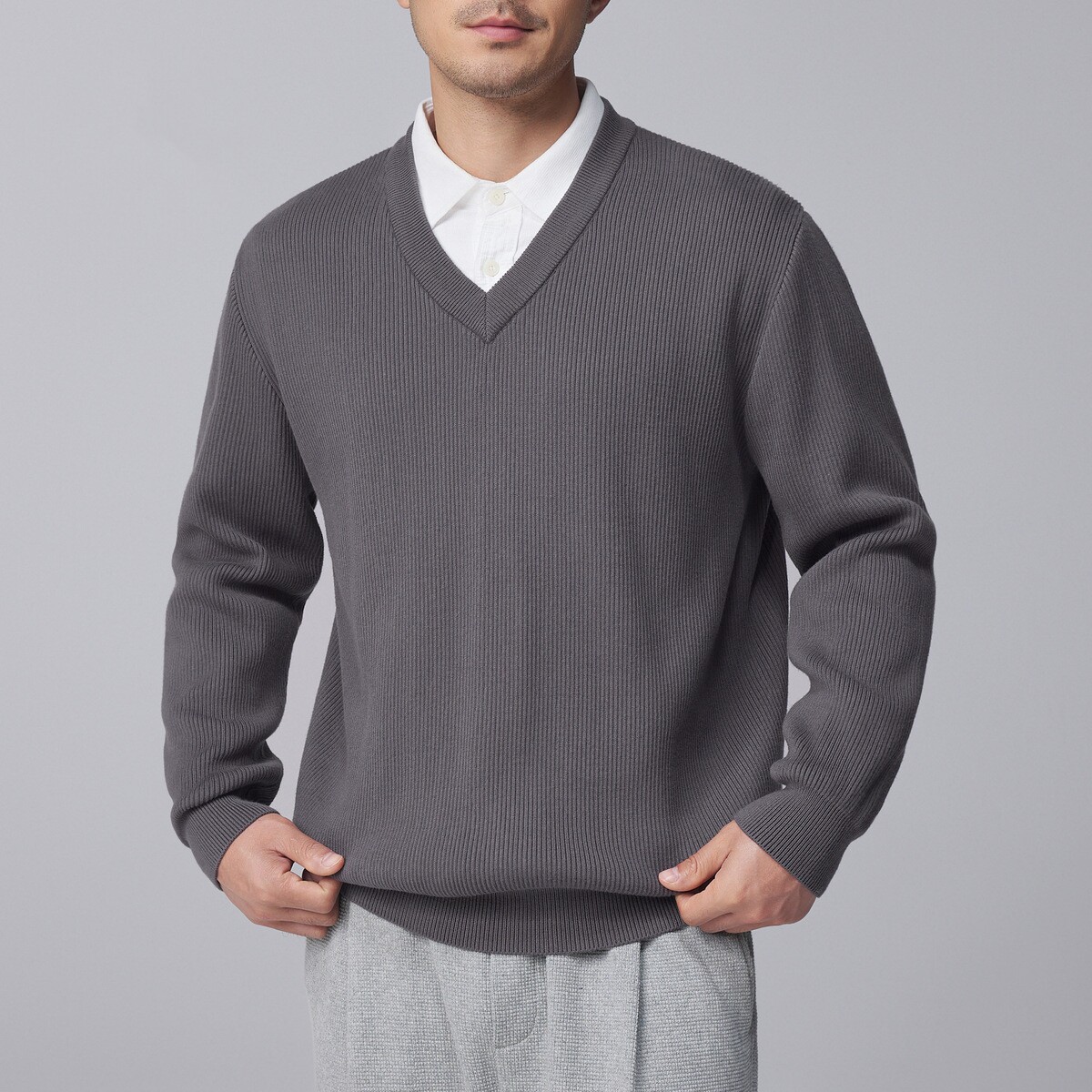 墨麦客男装 竖条肌理V领针织衫男 2024秋冬季简约落肩打底毛衣男
