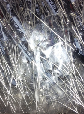 35V1UF 全新 阴极轴向卧式 音频穿心 电解电容 1UF35V 规格：5X13