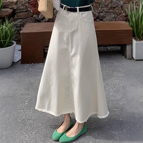 特大码女装胖mm米白色牛仔半身裙女高腰显瘦中长款毛边a字鱼尾裙