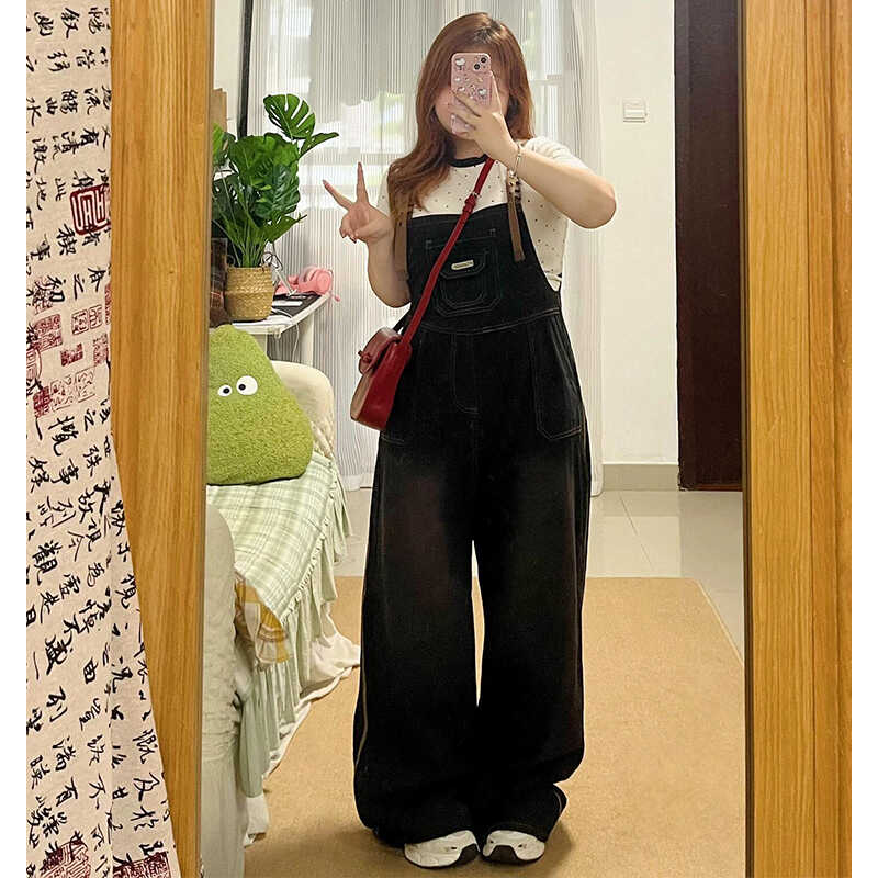 300斤加肥加大胖mm大码女装宽松牛仔背带裤女秋季新款工装连体裤