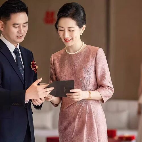 喜婆婆婚宴装2026新款高贵年轻妈妈结婚礼服高端轻奢连衣裙大码女