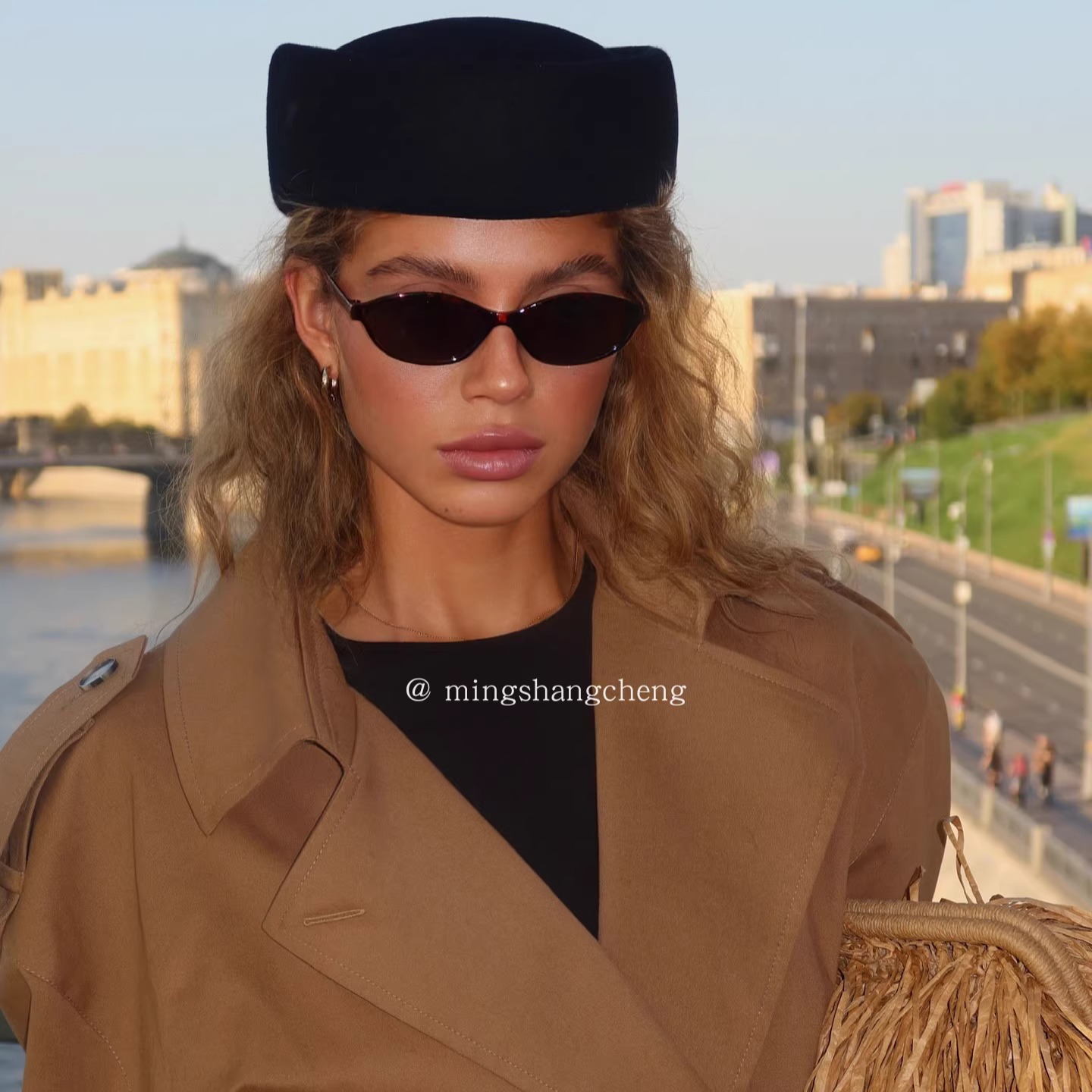 铭尚cheng秋冬新品羊毛药盒帽女