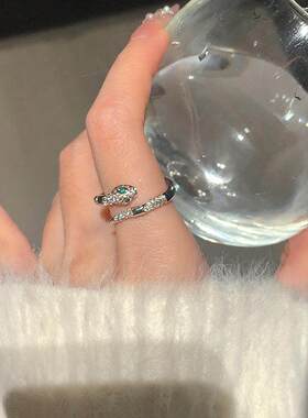 新款闪锆缠绕小银蛇开口戒高级感