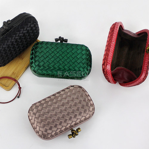 easeu小巧精致进口开女手拿包