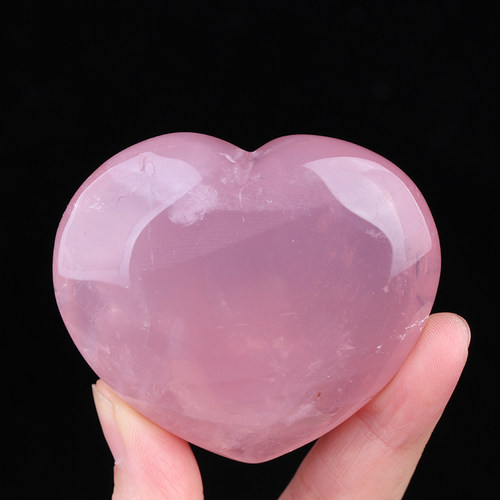 天然粉水晶原石手把件心形石头