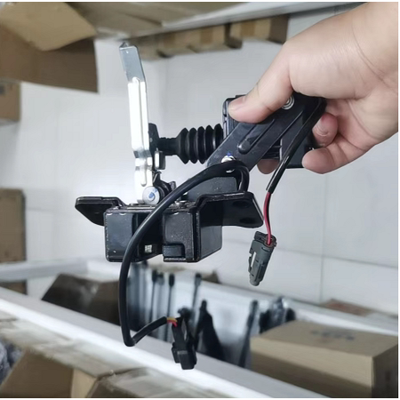 江铃宝典后备箱锁体车厢尾门锁