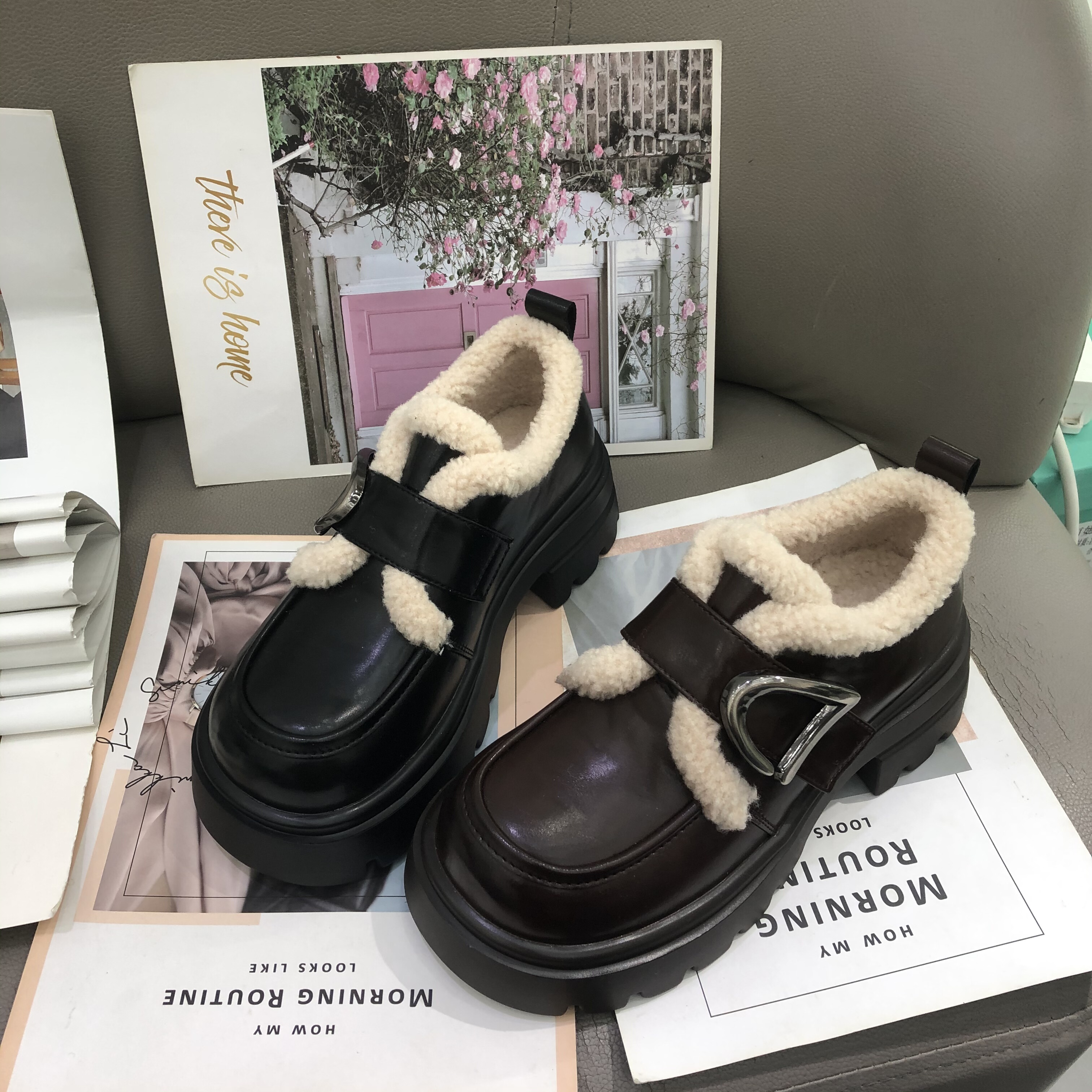 厚底小皮鞋女2025新款冬季加绒加厚保暖防滑勃肯鞋绒面百搭乐福鞋