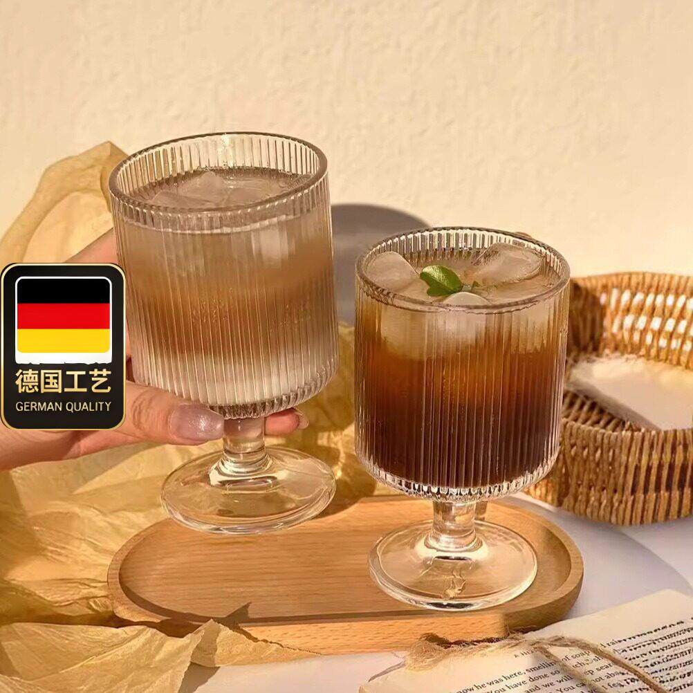 2只夏天条纹高脚杯玻璃杯