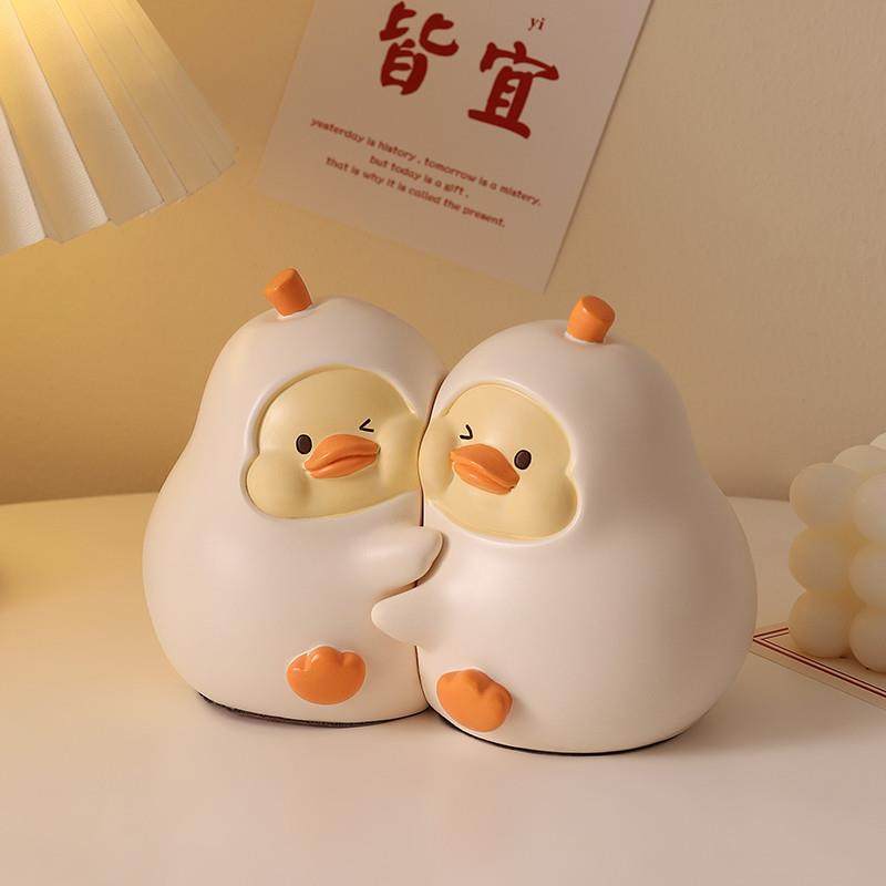 可爱治愈永不分梨抱抱鸭摆件办公室桌面装饰品送男女情侣生日礼物