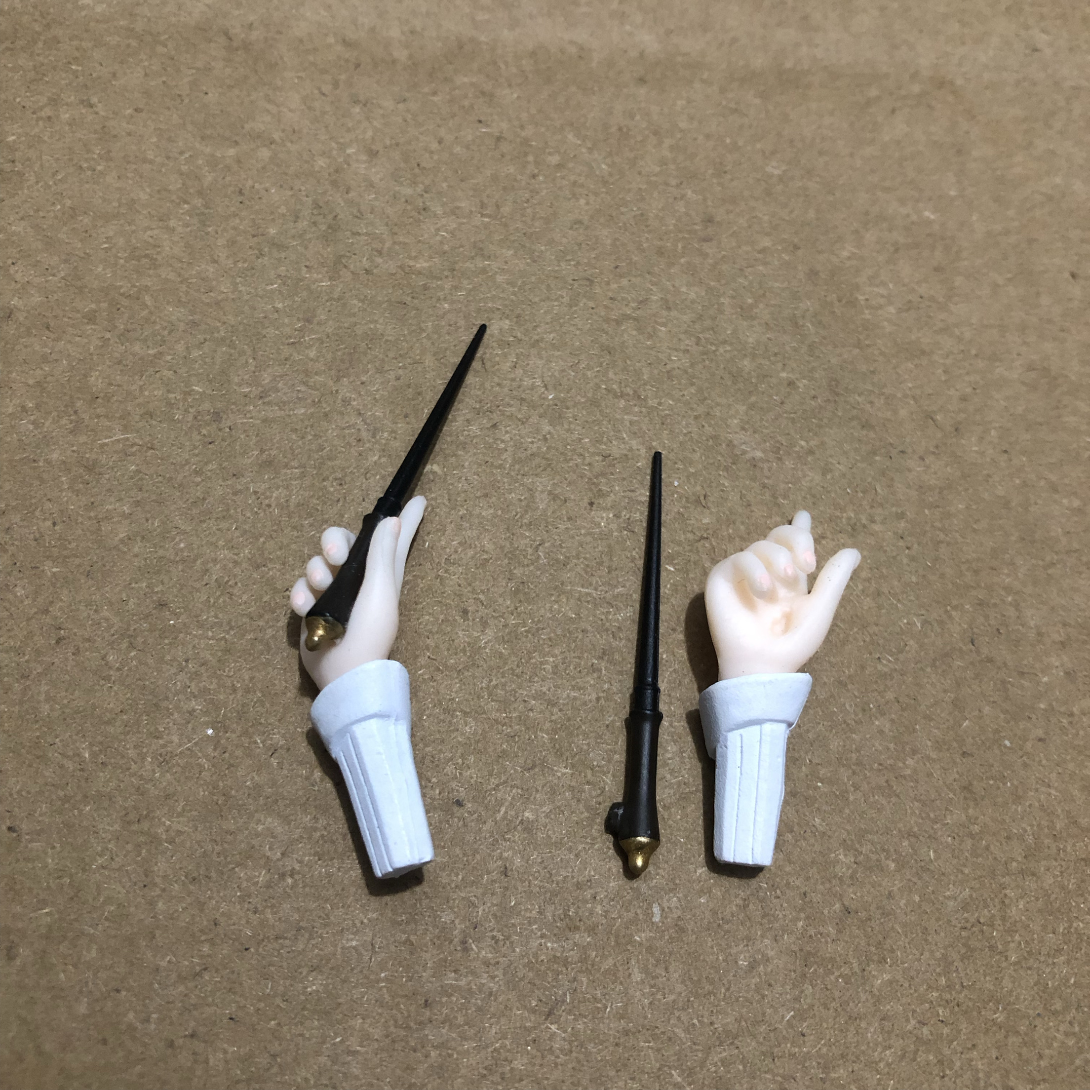 4.5元1只右手正版手办散 魔女之旅 伊蕾娜 校服造型右手配件