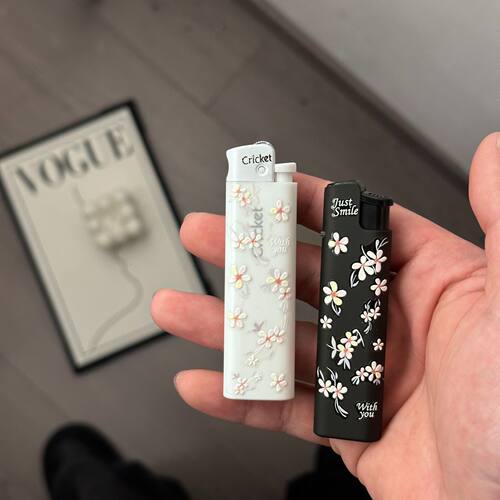 网红爆款梅花小清新砂轮打火机Cricket抖音同款打火机创意贴纸