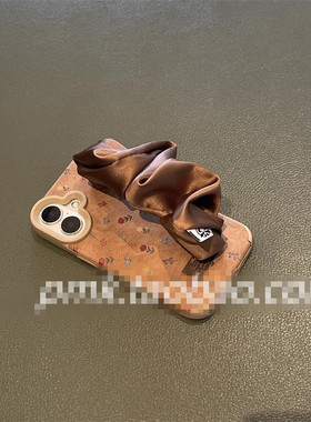 小碎花iPhone17/16手机壳i15/14plus苹果x麂皮绒13/12pro丝巾腕带xr秋冬超火新款11promax小众高级xs时尚奢华