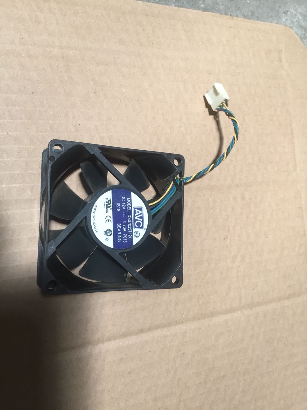 AVC 7025 7厘米 12V 0.70A 4线温控 大风量 机箱风扇 DS07025T12U