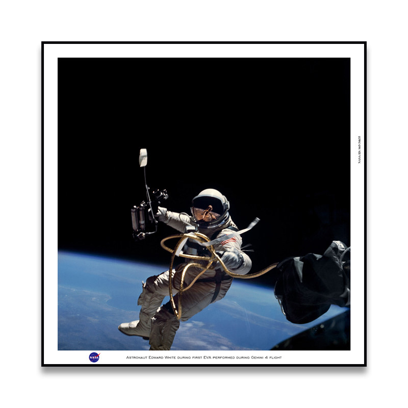 美国nasa原版海报 宇航员eva太空漫步 航天探索艺术印画