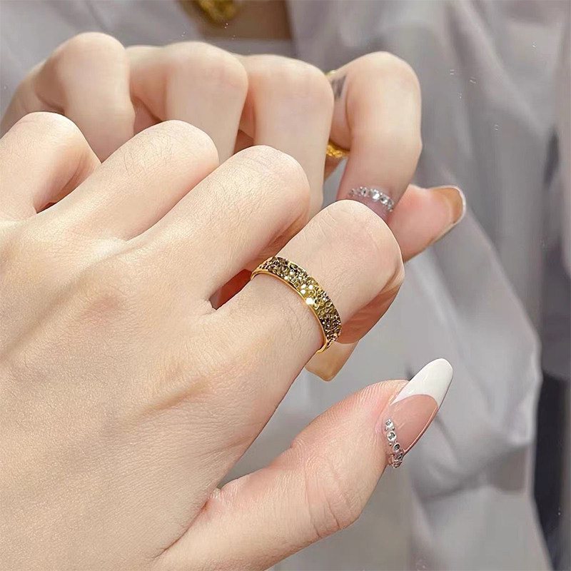复古碎碎冰戒指女爆闪新款戒指雕刻食指素圈戒指简约男女同款饰品
