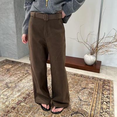 同色腰带窄版直筒牛仔裤女