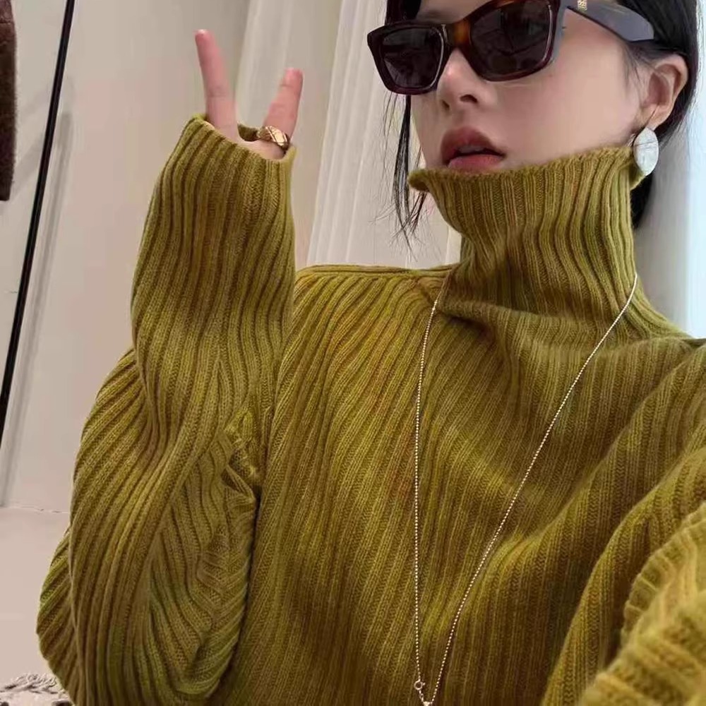 高领绵羊毛坑条针织衫