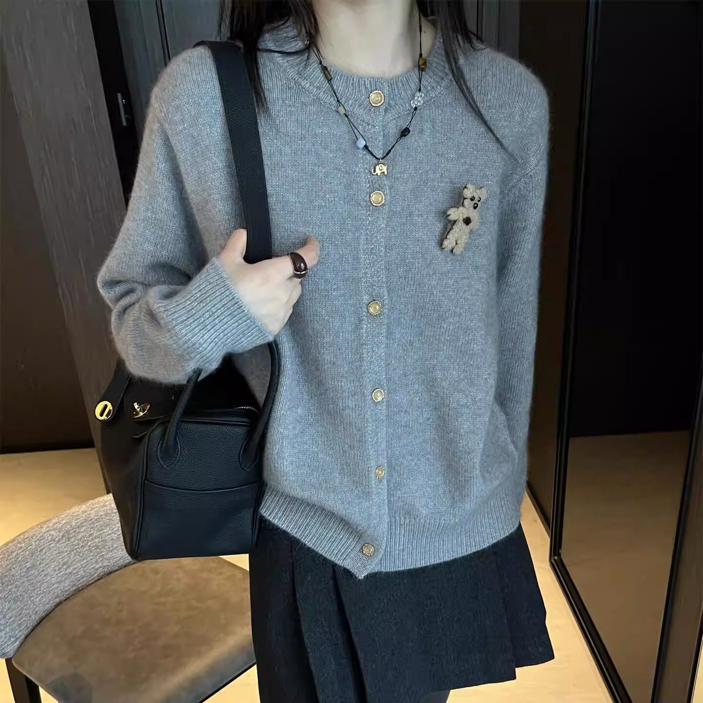 小熊挂饰 软糯舒适山羊绒针织开衫 韩系圆领单排扣毛衣内搭女上衣,女装/女士精品,毛针织衫,淘宝优惠券,粉丝福利购,淘宝优惠卷