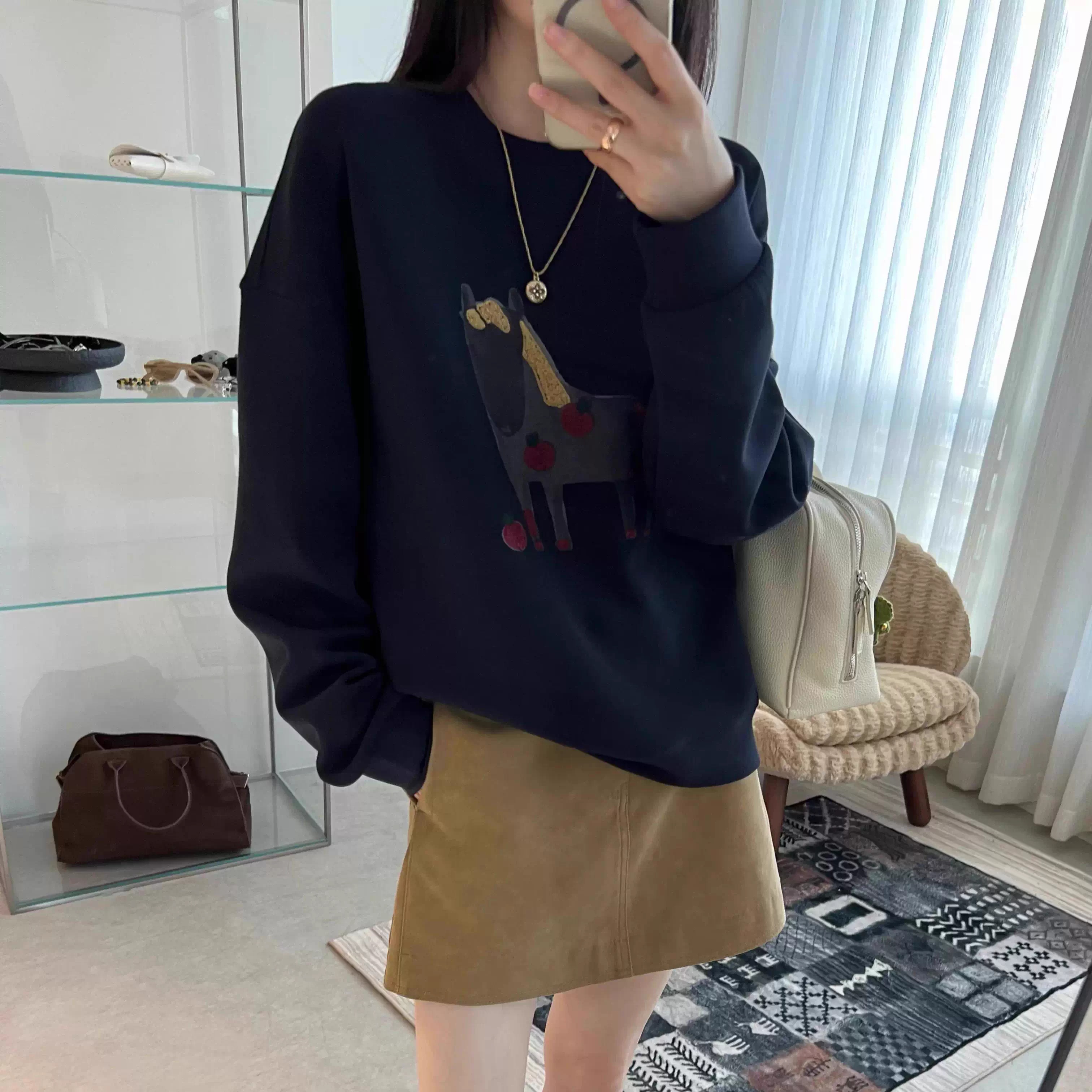 刺绣小马卡通宽松圆领卫衣