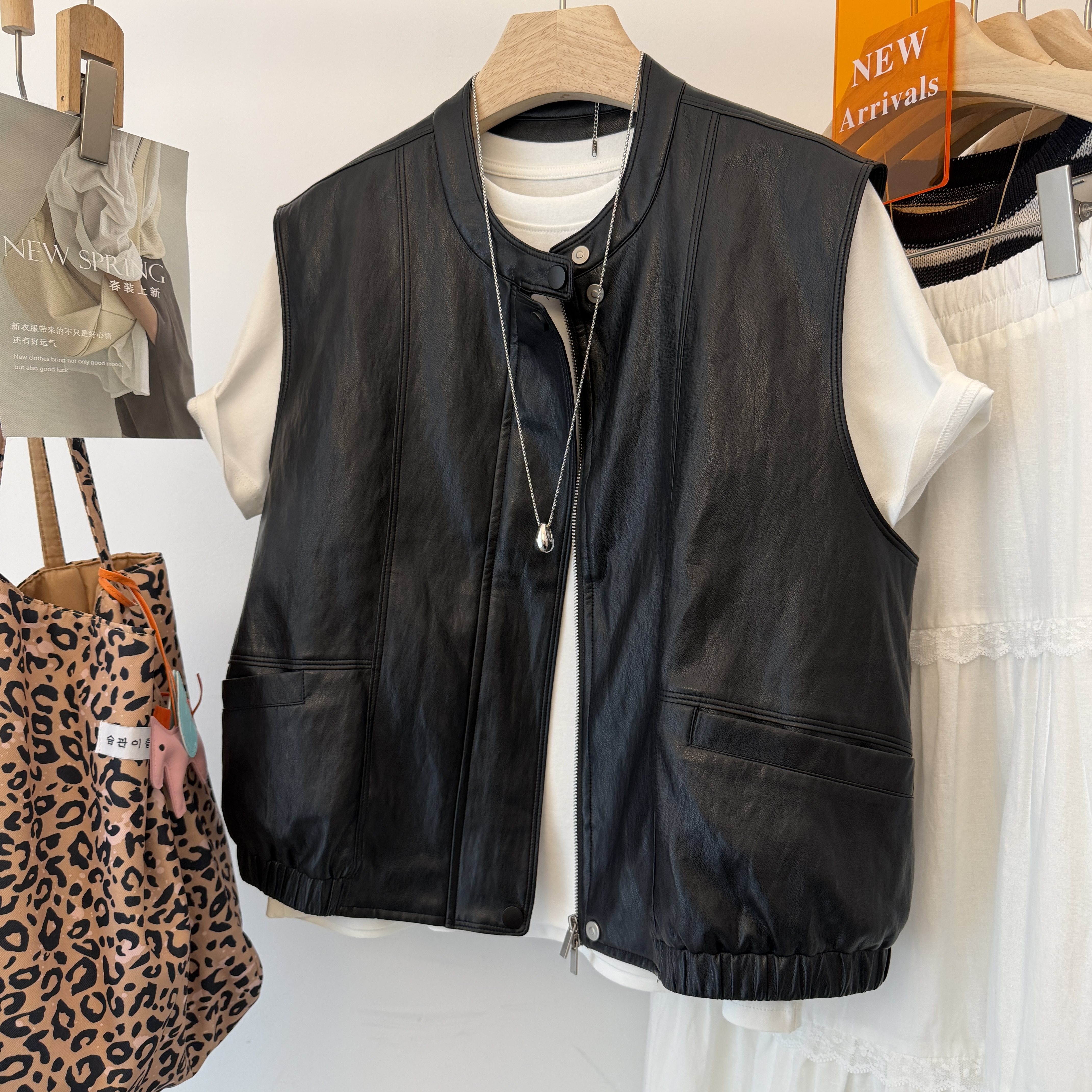 木马家 高级感 磁吸纽扣 柔软小立领黑色皮衣马甲 叠穿马夹外套女