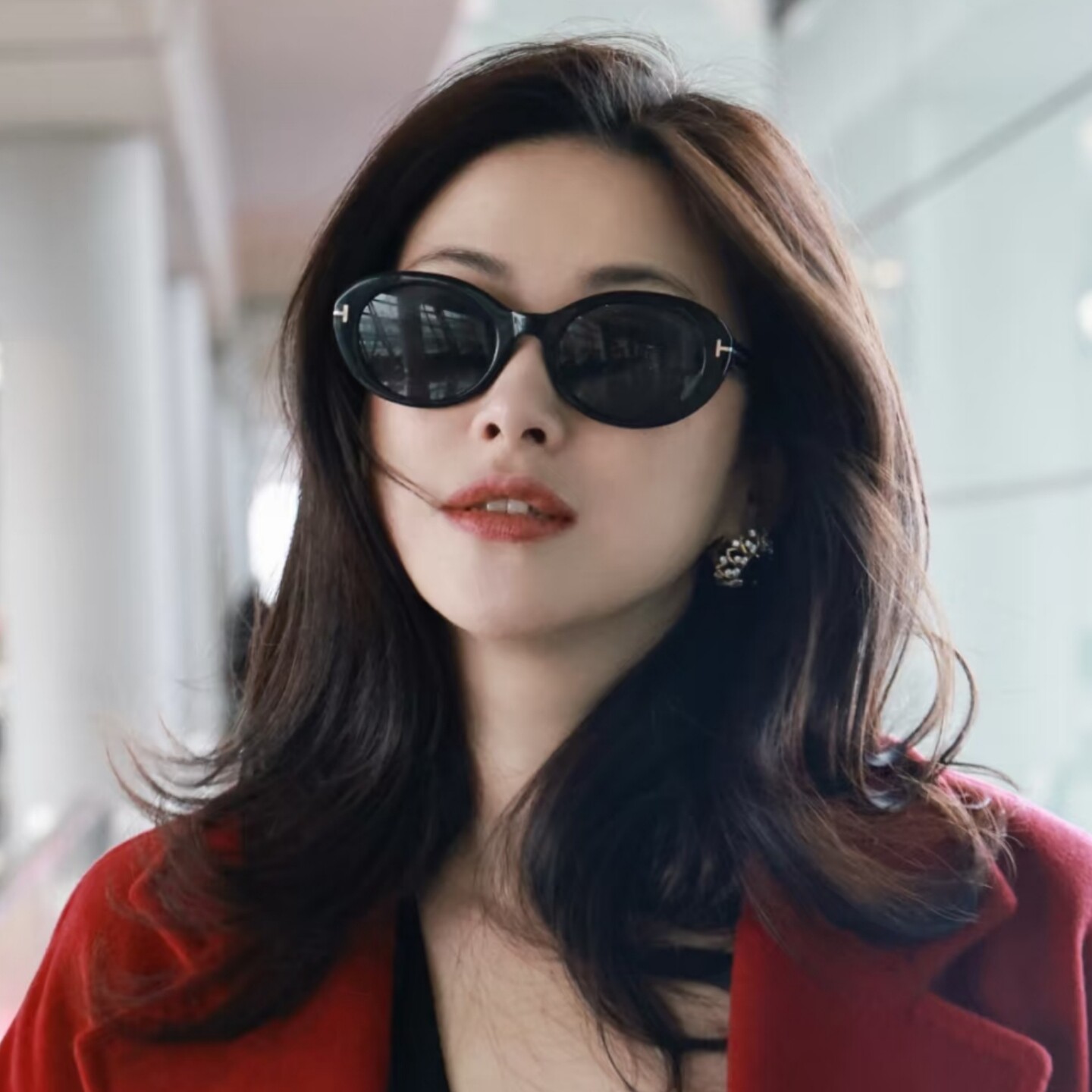 新款时尚椭圆形黑色墨镜简约休闲气质海边度假豹纹太阳眼镜男女