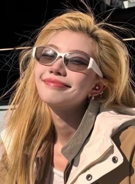 千禧年y2k浅灰色白镜腿猫眼墨镜