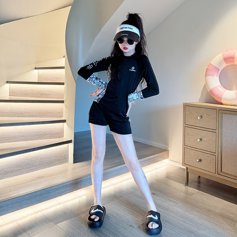 女童泳衣夏季2025新款儿童连体训练泳装女孩大童长袖带胸垫游泳衣