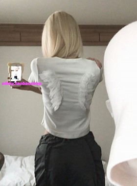 eihey诶嘿26夏季蕾丝天使翅膀黑白圆领正肩短款修身甜辣妹短袖T恤