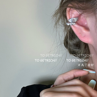 小众日韩风高级感2025年镶钻耳夹