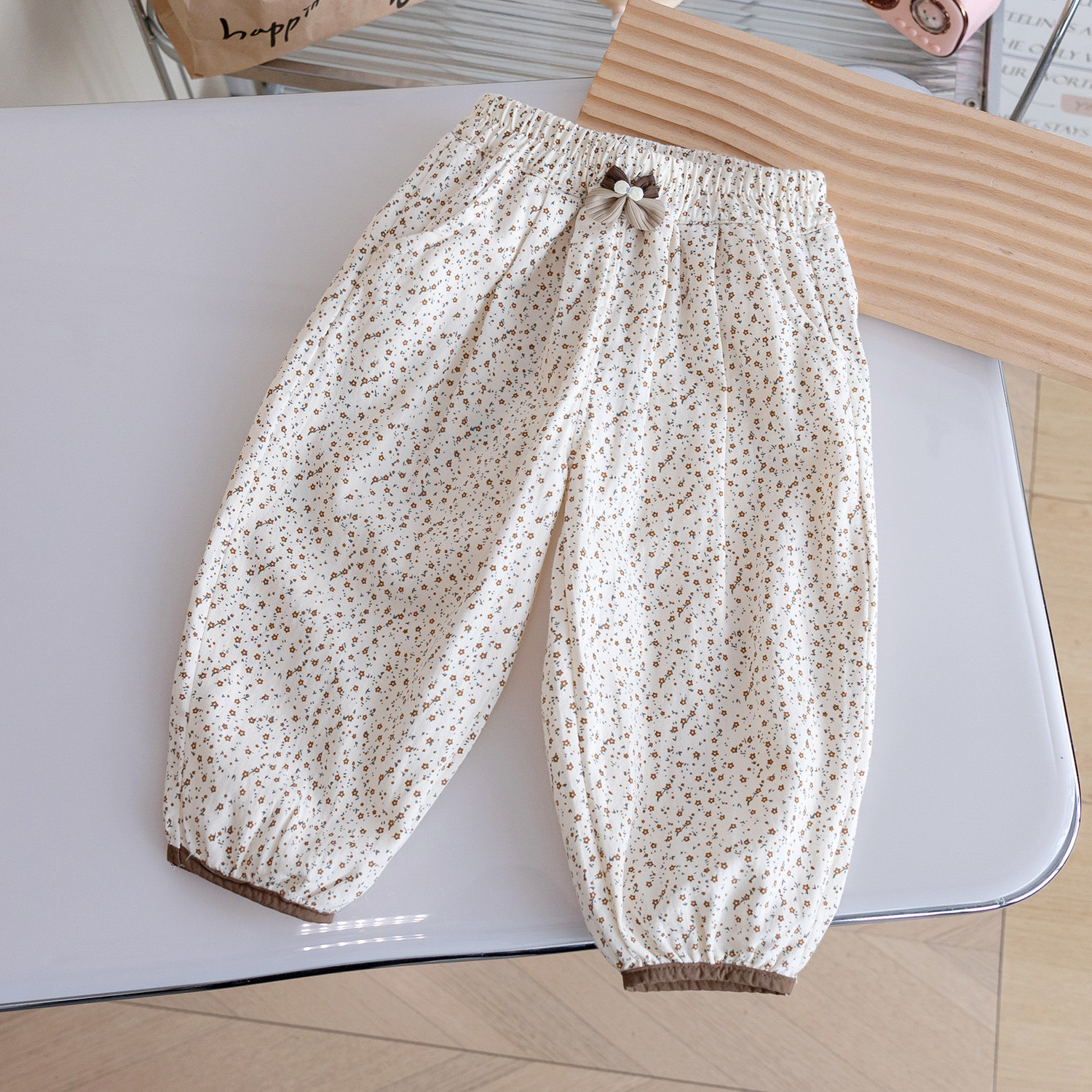 女童碎花束脚裤2026春秋新款休闲百搭裤子女宝宝洋气韩版灯笼裤潮