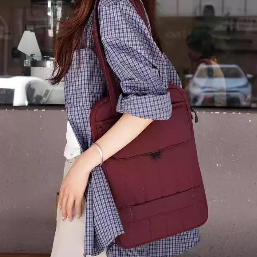 2025新款小众设计单肩手提多用途电脑包轻便通勤大容量ipad防护包