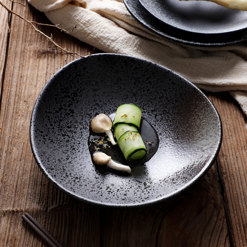 日式陶瓷餐具三角盘浅碗家用装菜盘凉菜碗沙拉碗水果盘点心盘子