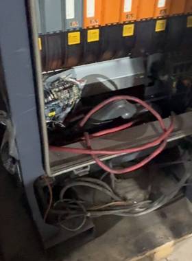 柯马COMAU6轴机器手控制器C5G ACC3。驱动控制器