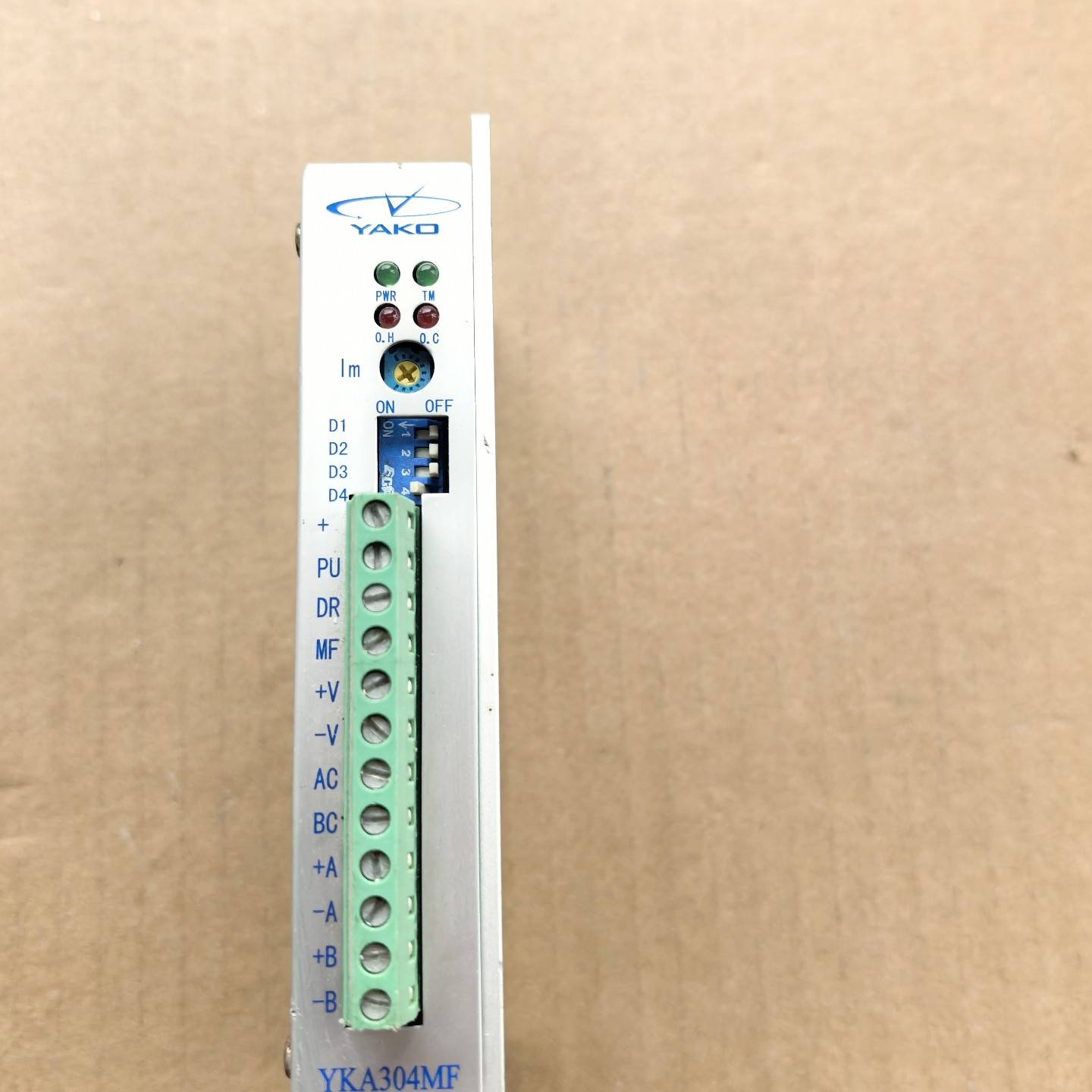 YKA304MF研控驱动器，二手的