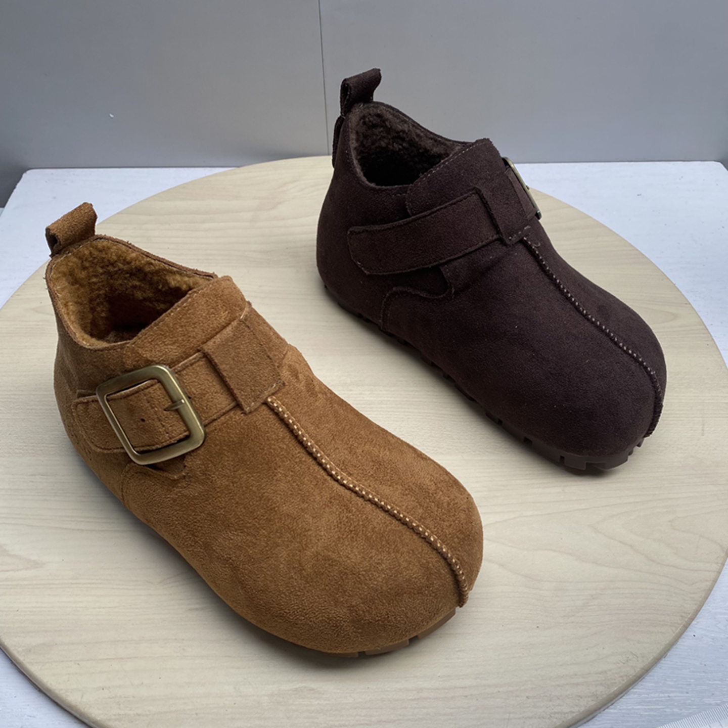 撤柜断码处理女鞋2025新款时尚舒适复古圆头皮带扣平底休闲勃肯鞋