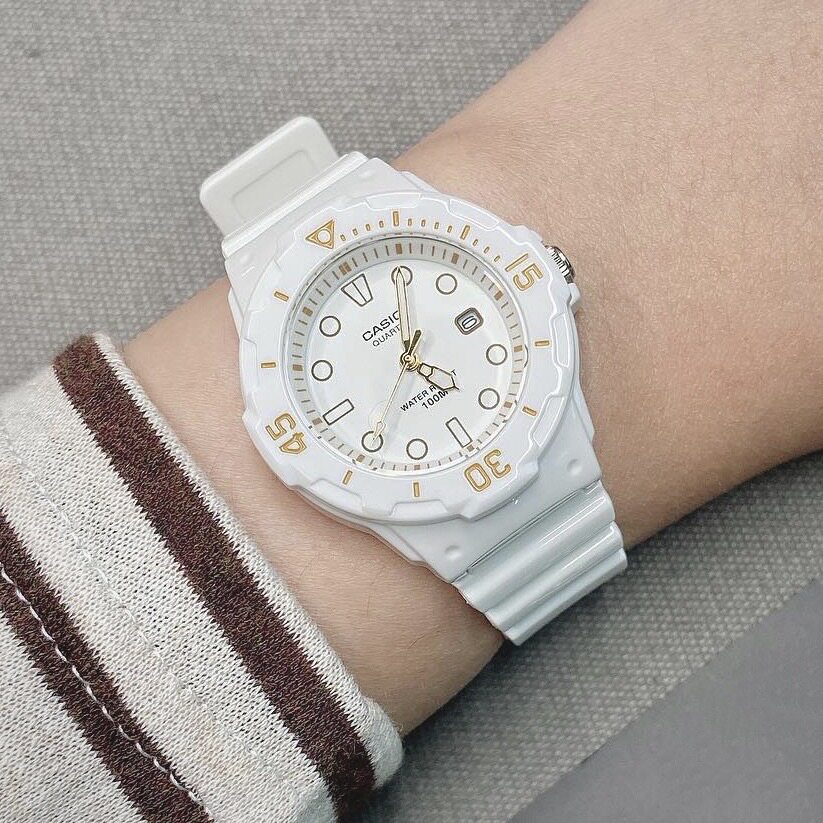 卡西欧 可爱冰淇淋马卡龙色手表女 100m防水指针表 lrw-200h-7e2