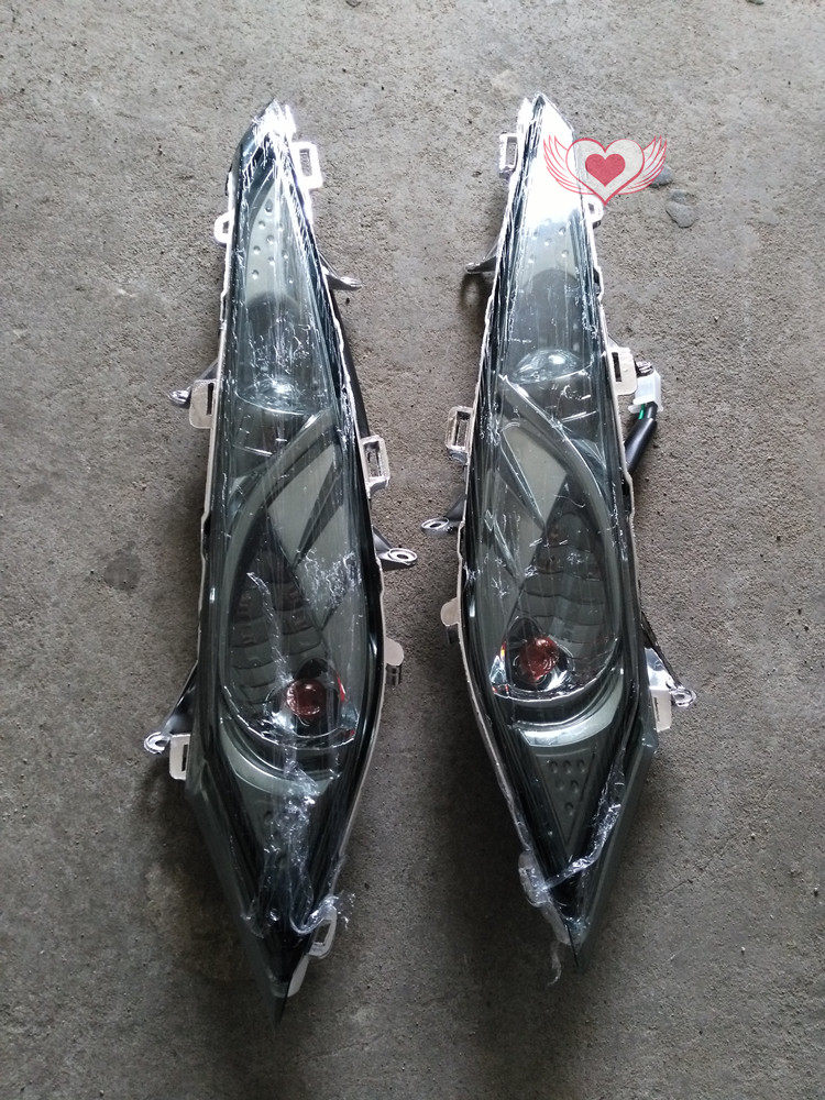 适用康美鬼火2代前围转向灯总成电动车塑件配件套件摩托车