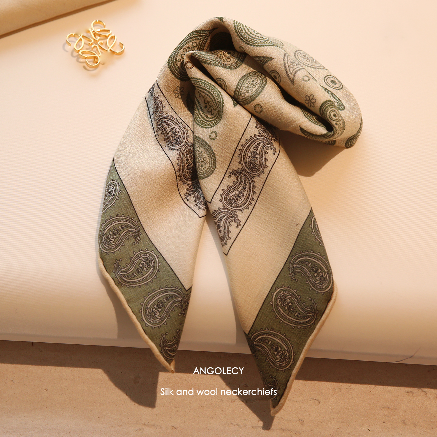 高级感真丝羊毛围巾女秋冬季百搭老钱风高奢丝毛丝巾方巾围脖系脖