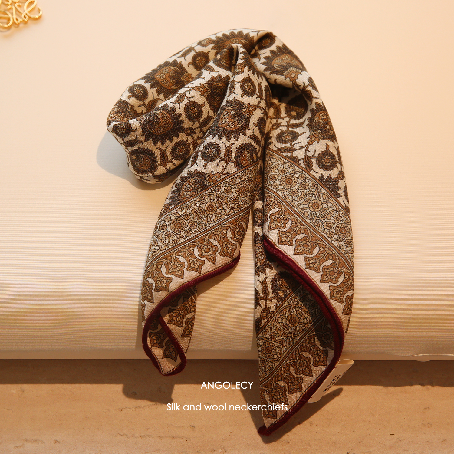 高档真丝羊毛围巾女秋冬季百搭高级丝毛丝巾老钱风方巾系脖