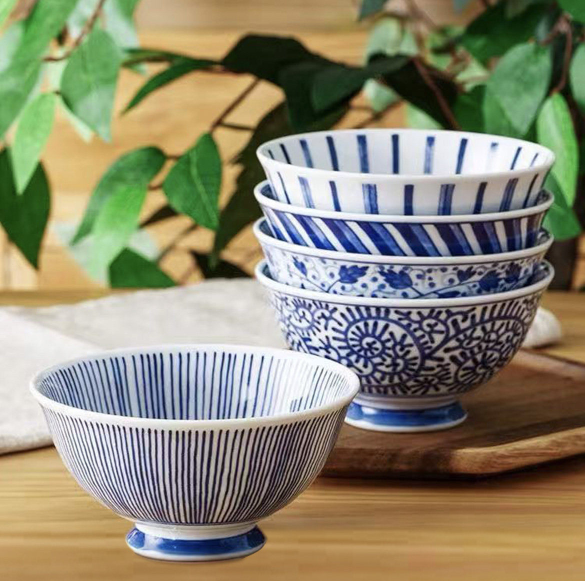 日本进口陶瓷釉下彩高脚十草米饭碗日式家用复古手绘青花釉下彩