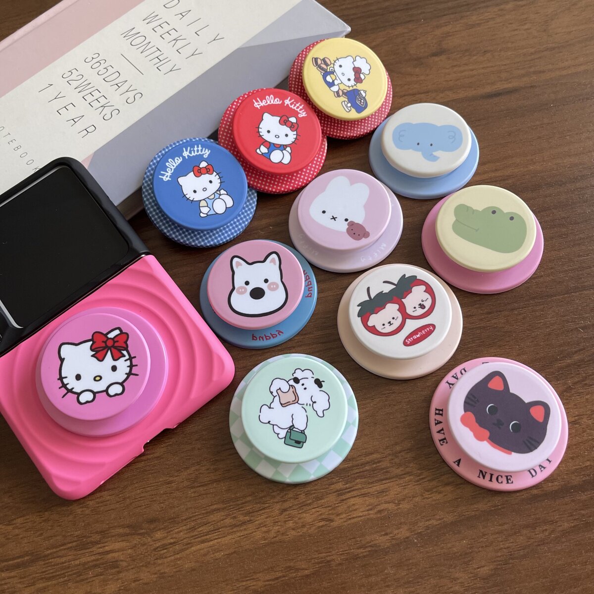 少女卡通小动物旋转磁吸支架