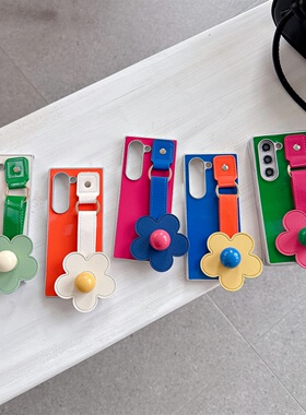 简约小众ins冰丝皮革撞色花朵腕带适用三星galaxyzfold5/6折叠屏翻盖保护套zfold7全包防摔w24个性女款zfold4