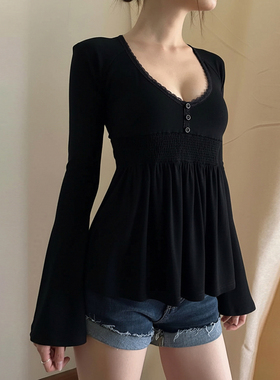 复古蕾丝拼接V领长袖T恤女黑色娃娃衫收腰开叉喇叭袖上衣