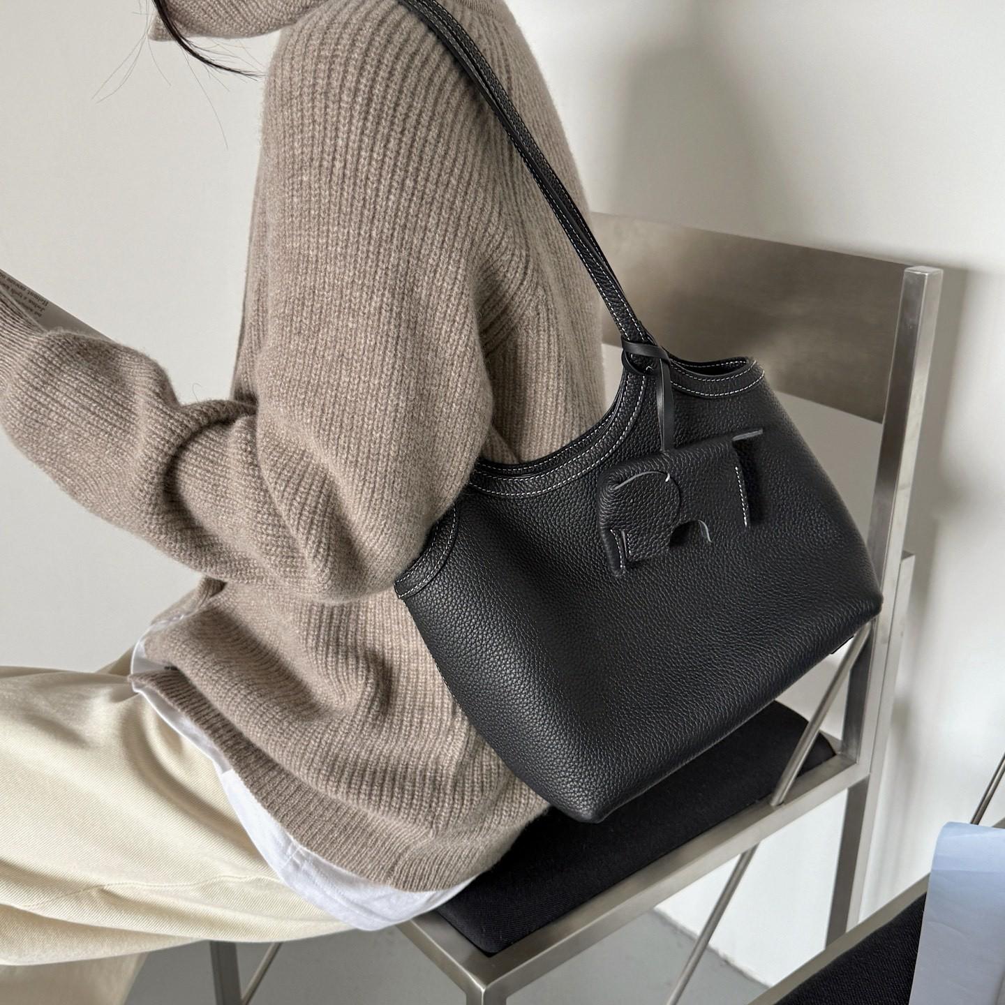 高级质感头层牛皮手拎小包包女2025新款时尚水桶包秋冬复古小象