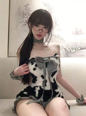 SLOWBURN 奶糯小牛性感一字领抹胸包臀裙纯欲可爱奶牛睡裙家居服