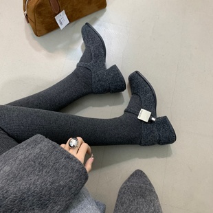 MUMU复古时尚方头粗跟毛呢单鞋女加绒保暖一字扣带玛丽珍鞋毛毛鞋